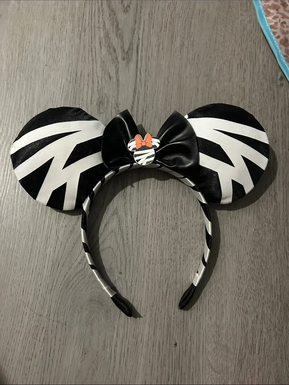Mummy Minnie Ear Headband - Black & White